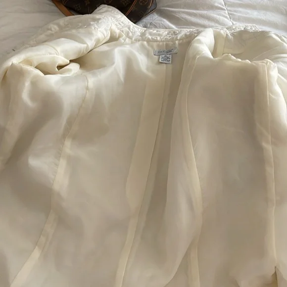 NWOT Kim Rogers quilted signature button bed jacket - Picture 8 of 10